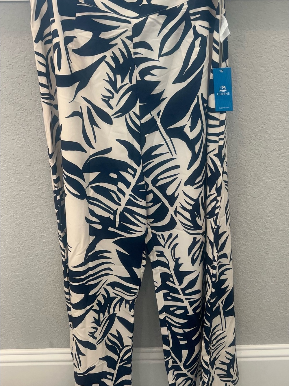 Cupshe Black & White Tropical Leaf Swim Coverup